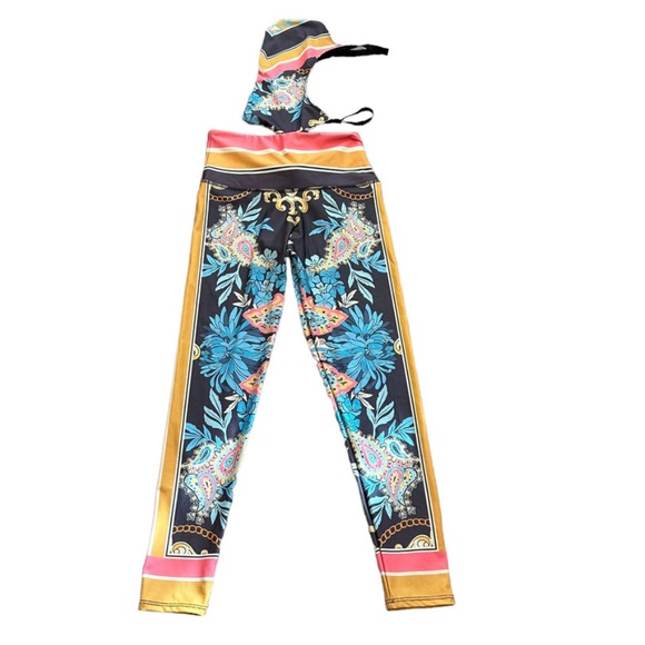 NWOT Free People Movement Onzie Paisley Legging and Top 2 Piece Set Size Medium - Picture 4 of 5